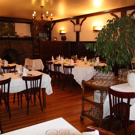 Logis Hotel Restaurant Des Voyageurs Pont-de-Salars Kamer foto