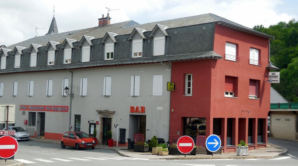 Logis Hotel Restaurant Des Voyageurs Pont-de-Salars Buitenkant foto