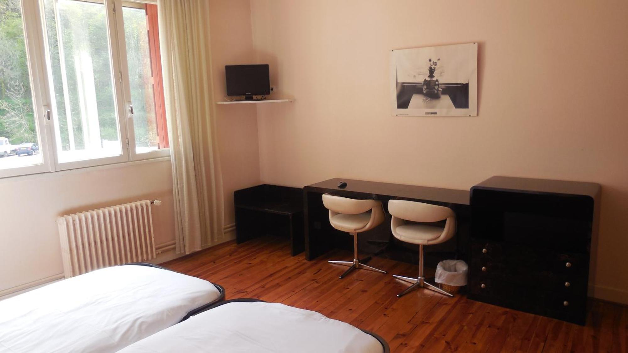 Logis Hotel Restaurant Des Voyageurs Pont-de-Salars Kamer foto
