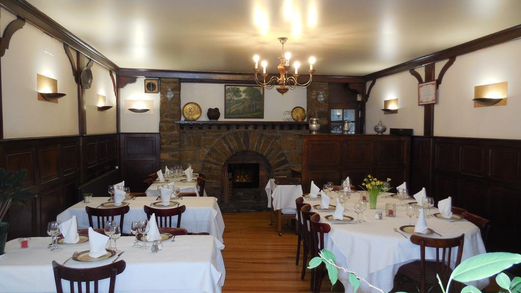 Logis Hotel Restaurant Des Voyageurs Pont-de-Salars Buitenkant foto