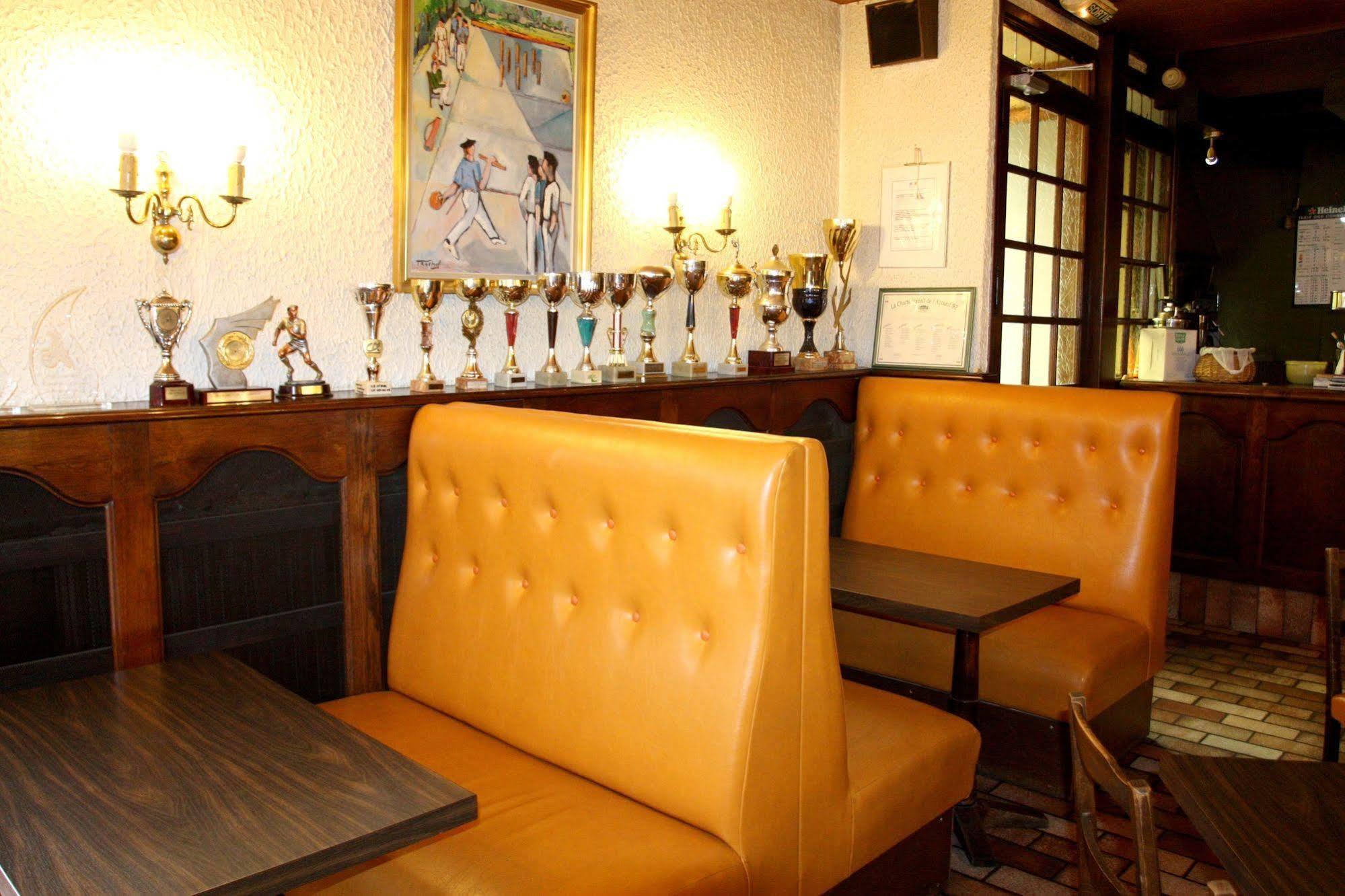 Logis Hotel Restaurant Des Voyageurs Pont-de-Salars Buitenkant foto